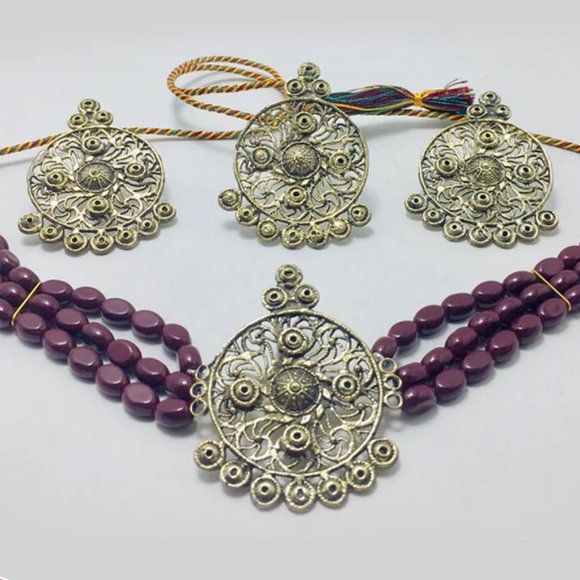 Beaded Jewelry Set With Metal Motif, Choker With Earrings and Rings, - Picture 5 of 5